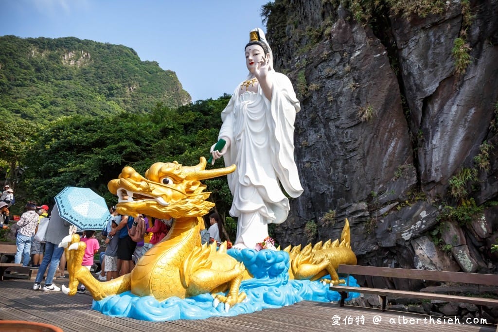 宜蘭龜山島登島賞鯨推薦｜優惠票、牛奶湖、龜山八景、島孤人不孤