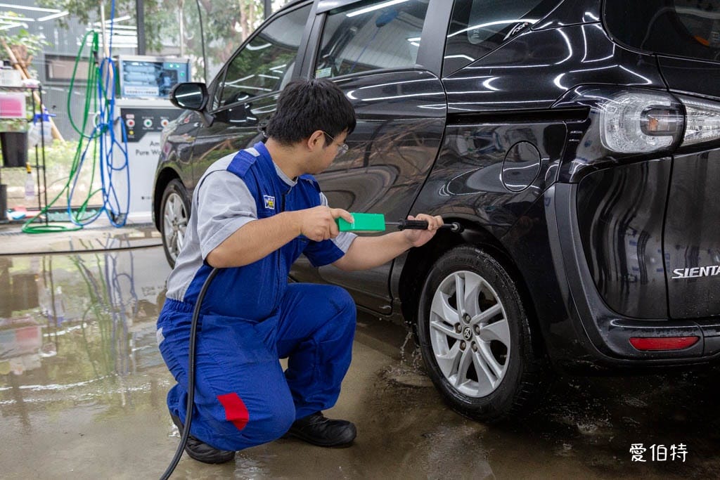 桃園汽車鍍膜推薦｜KeePer PRO SHOP桃園正光店，價格透明，服務細心