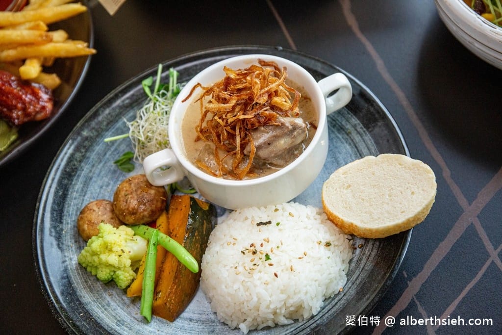 桃園大溪老街美食｜隱花園景觀咖啡餐廳，270度秘境田園美景