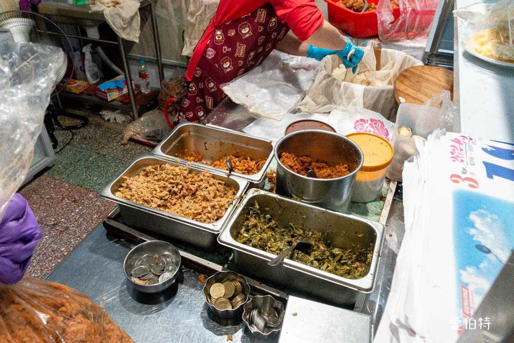 阿婆飯糰｜桃園南門市場早餐推薦，紫米飯團必點，油條超酥脆 @愛伯特