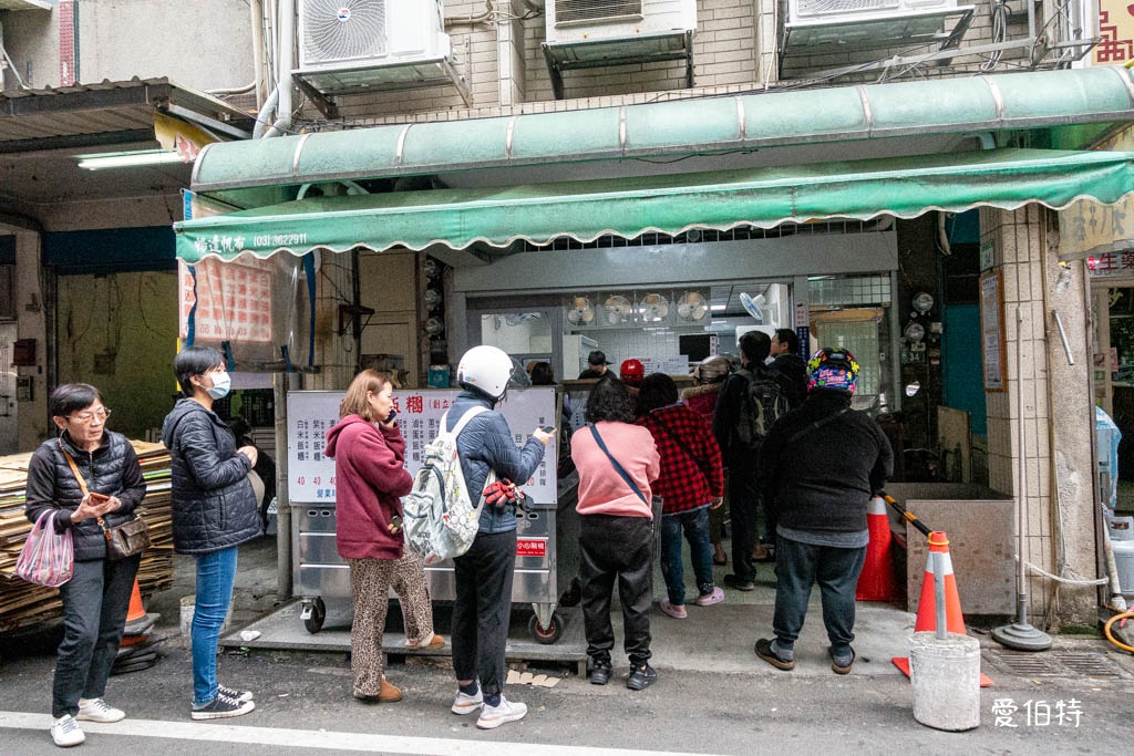 阿婆飯糰｜桃園南門市場早餐推薦，紫米飯團必點，油條超酥脆 @愛伯特