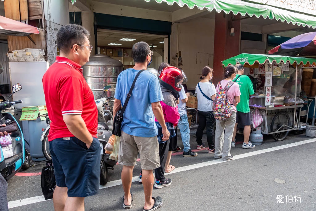 阿婆飯糰｜桃園南門市場早餐推薦，紫米飯團必點，油條超酥脆 @愛伯特
