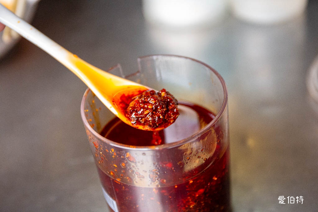 中壢忠貞市場大鬍子米干|在地人激推雙蛋加辣,排隊早餐推薦 @愛伯特