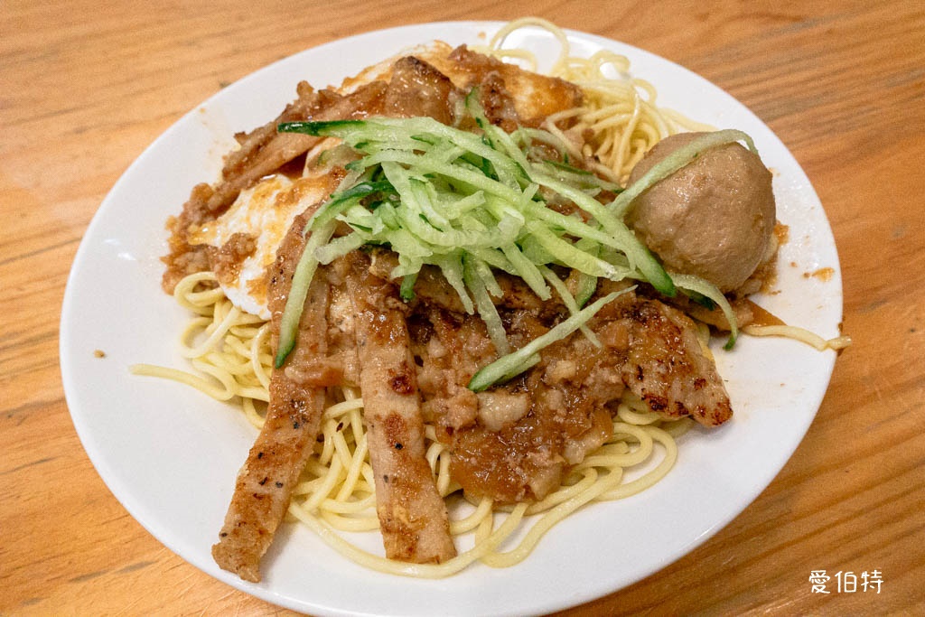 華亞園區龜山早餐推薦｜叉咪早午餐，炒麵加辣，福源花生厚片必點 @愛伯特