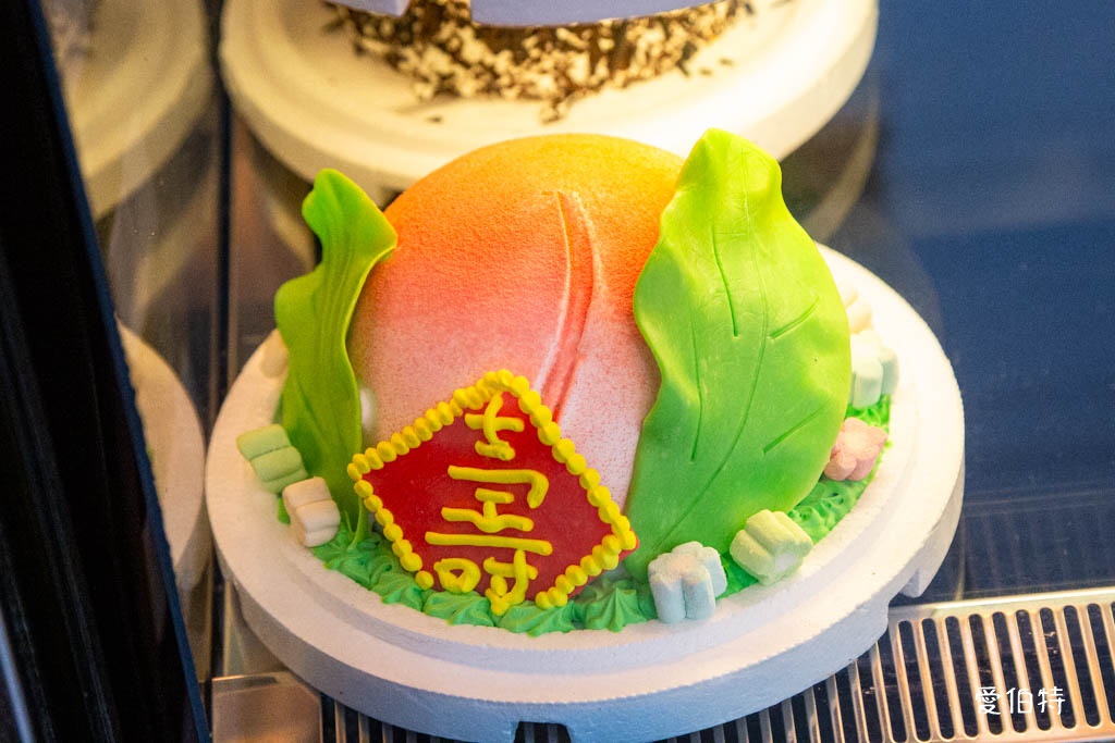 新北中和員山路｜宏宜烘焙坊，菠蘿蛋黃酥推薦，平價好吃不踩雷 @愛伯特