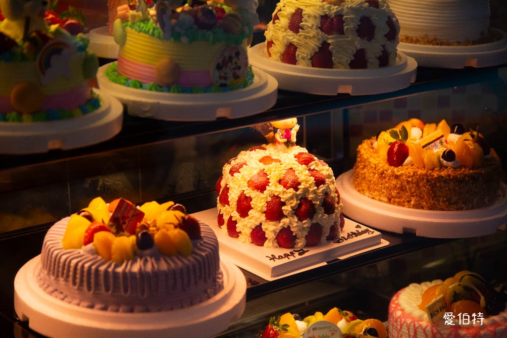 新北中和員山路｜宏宜烘焙坊，菠蘿蛋黃酥推薦，平價好吃不踩雷 @愛伯特