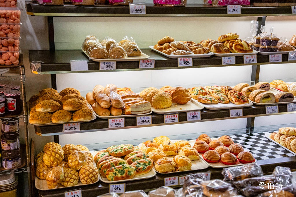 新北中和員山路｜宏宜烘焙坊，菠蘿蛋黃酥推薦，平價好吃不踩雷 @愛伯特