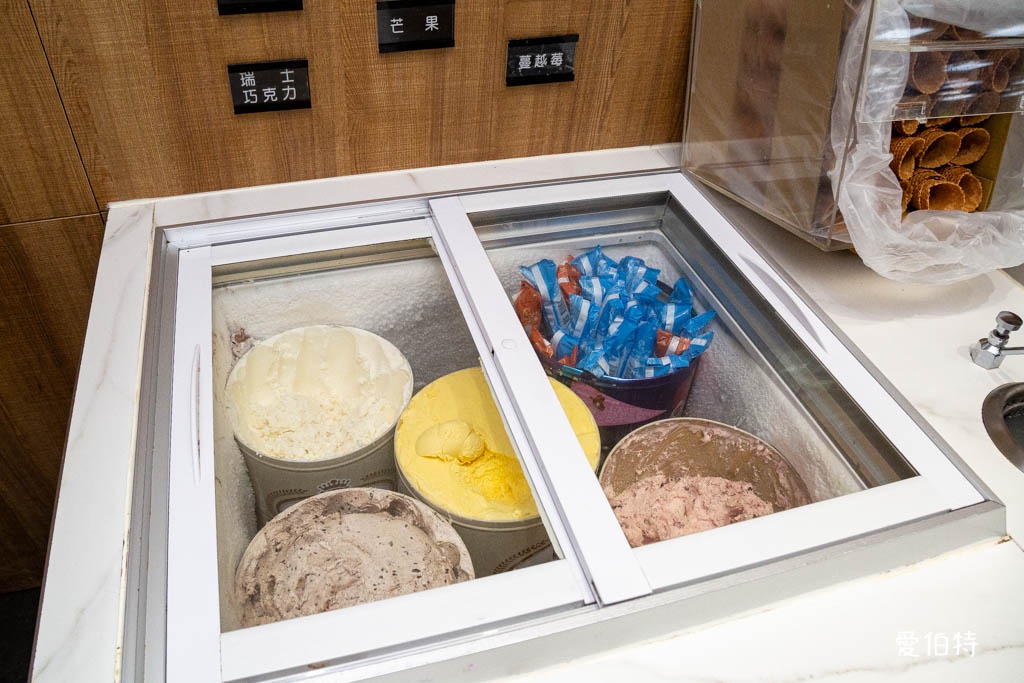 饗厚牛排桃園店｜百道自助吧吃到飽399不收服務費 @愛伯特