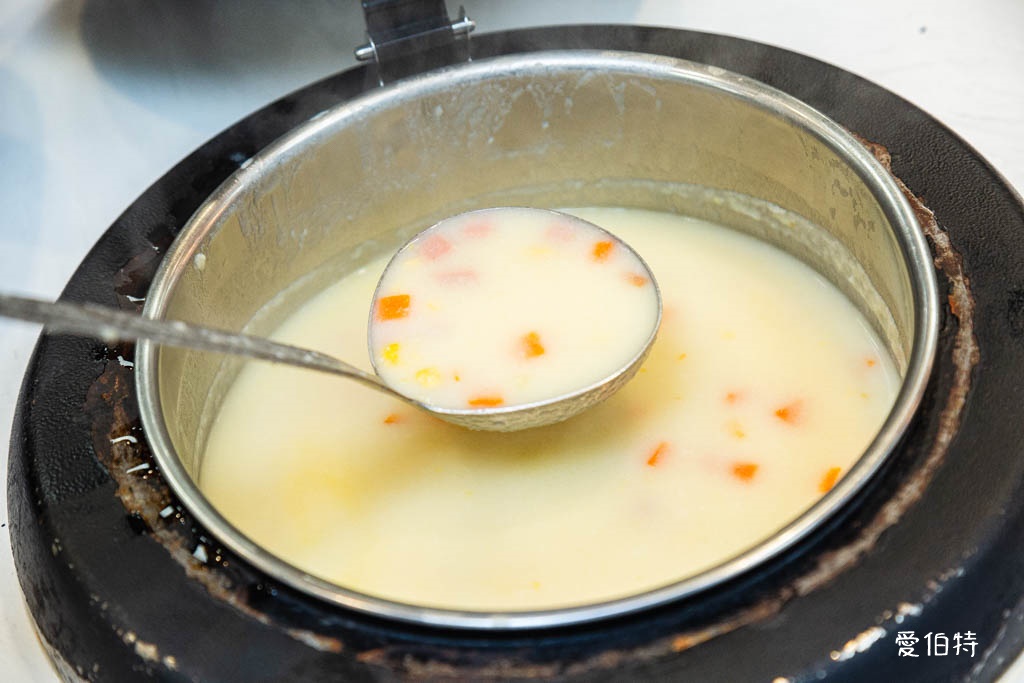 饗厚牛排桃園店｜百道自助吧吃到飽399不收服務費 @愛伯特