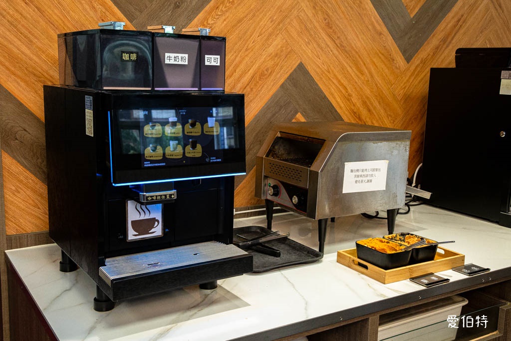 饗厚牛排桃園店｜百道自助吧吃到飽399不收服務費 @愛伯特