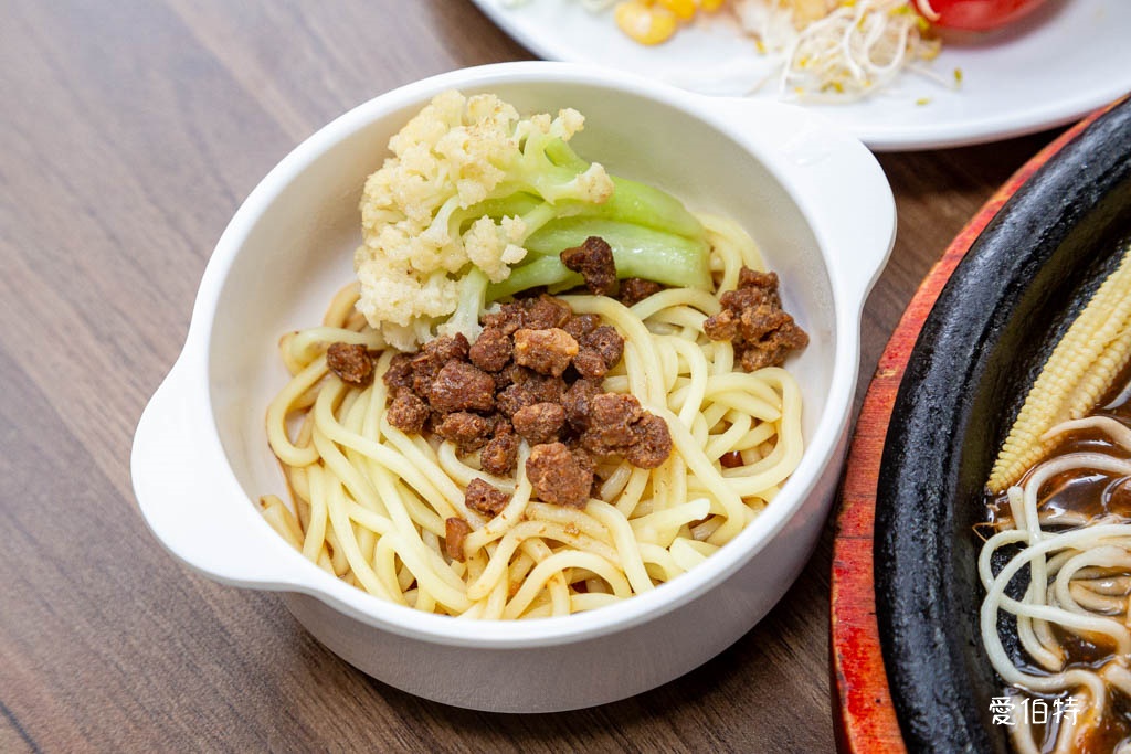 饗厚牛排桃園店|百道自助吧吃到飽399不收服務費 @愛伯特