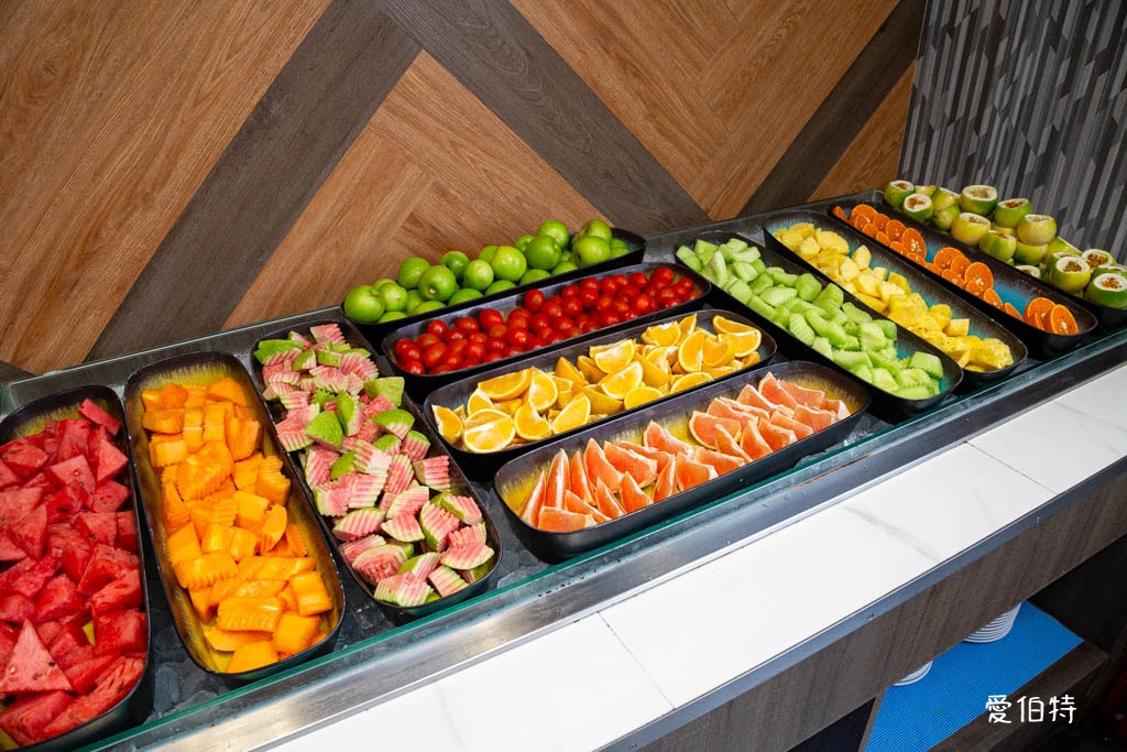 饗厚牛排桃園店｜百道自助吧吃到飽399不收服務費 @愛伯特