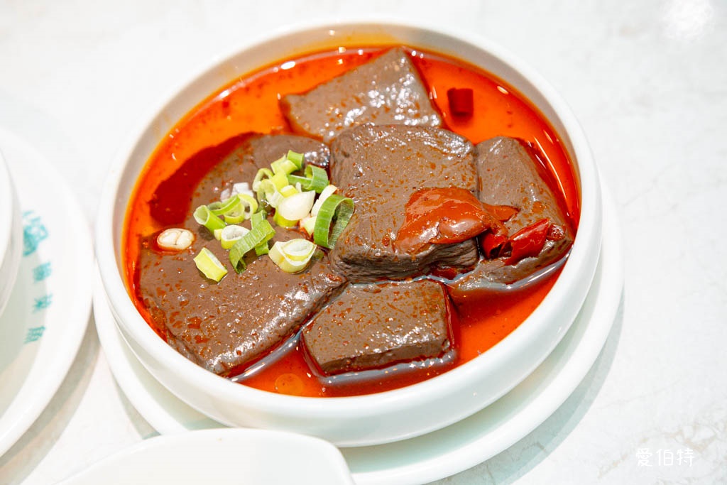 西門町美食|狂一鍋酸菜魚-台北西門店,一口酸菜一口魚,酸辣得很自然,後韻回甘 @愛伯特