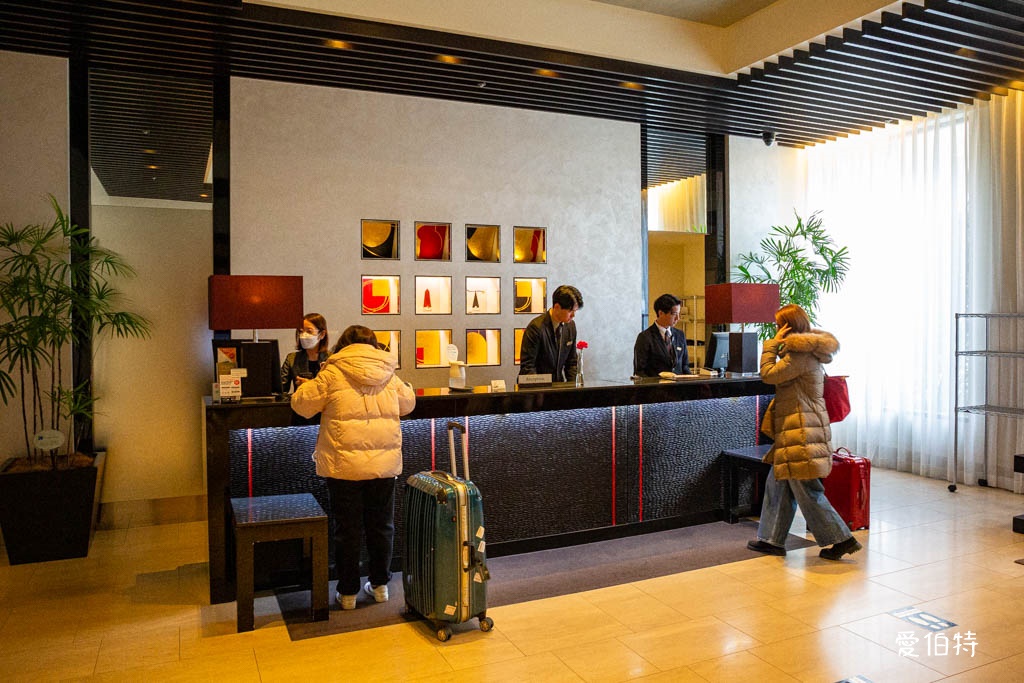 福岡住宿推薦｜福岡皇家花園飯店，博多站步行5分鐘行李寄放服務 @愛伯特