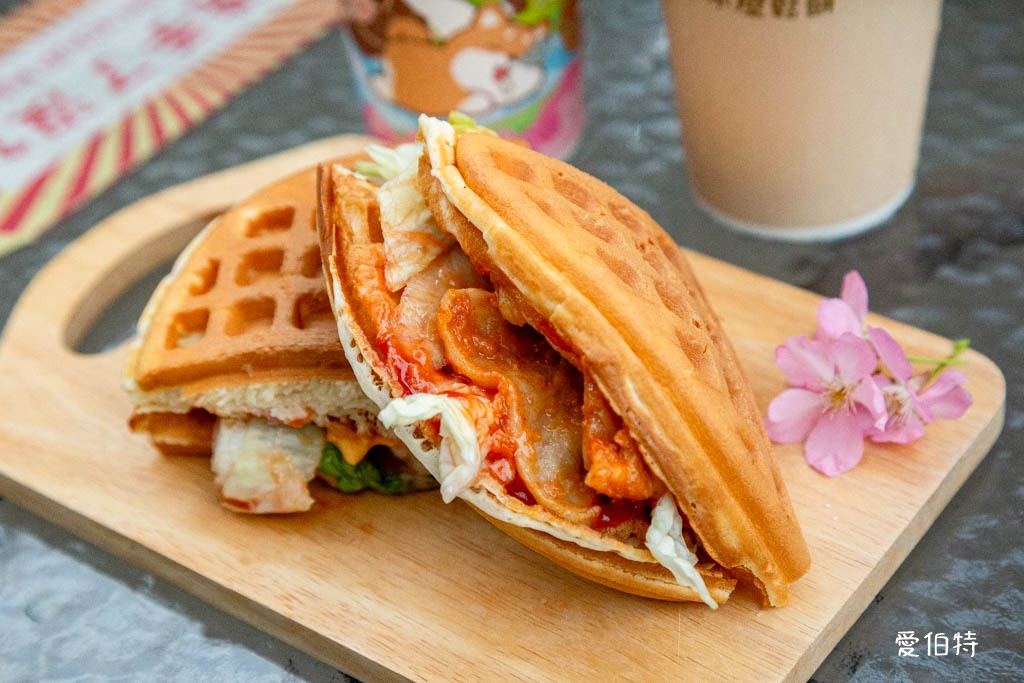 中壢小木屋鬆餅中央大學店|菜單,鹹甜鬆餅,炸物飲品都好吃 @愛伯特