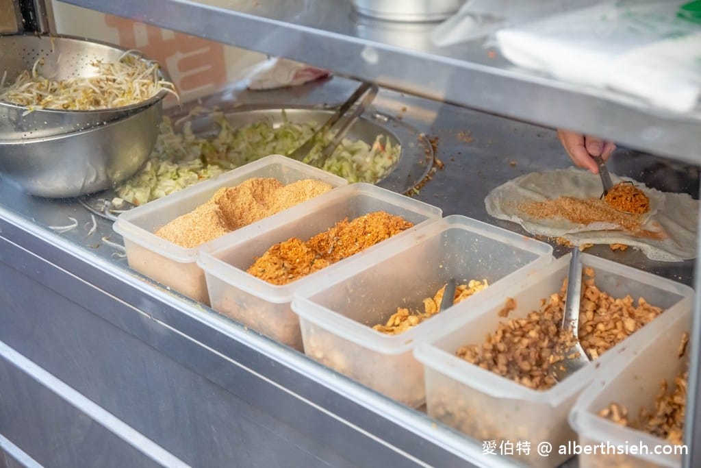 阿瑛潤餅|新竹城隍廟美食,在地人從小吃到大清脆爽口的美味潤餅 - 第7張圖 阿瑛潤餅|新竹城隍廟美食,在地人從小吃到大清脆爽口的美味潤餅