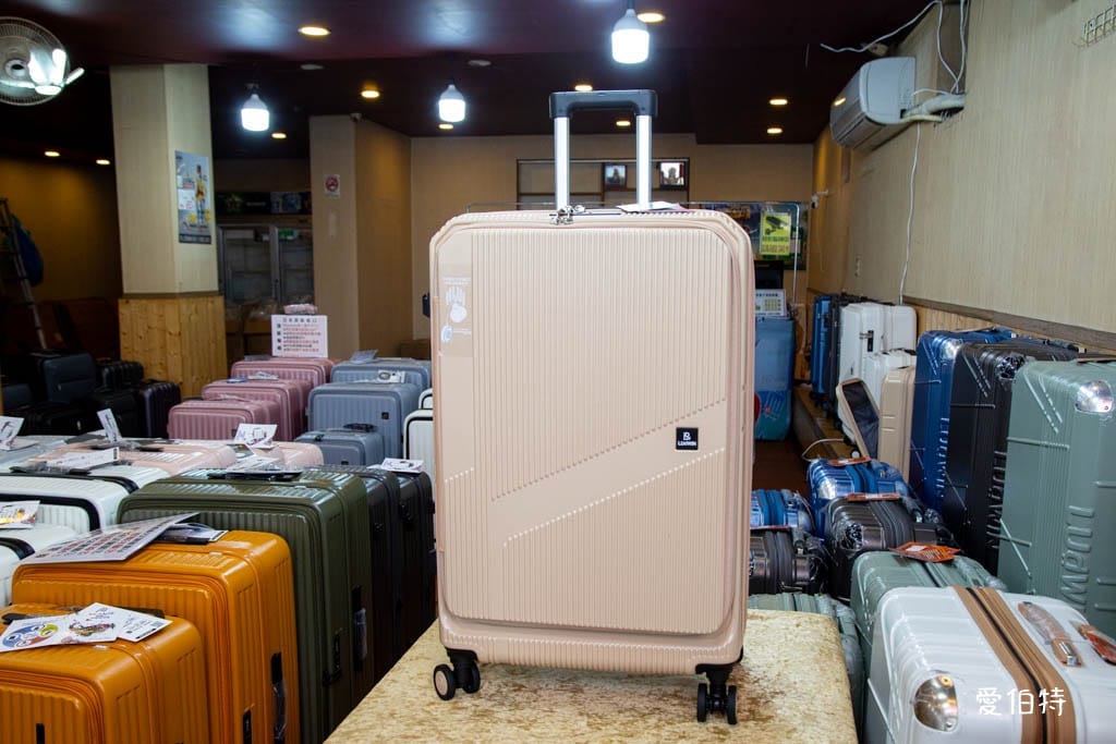 2025桃園龍潭加賀屋行李箱工廠直營特賣會｜登機箱990元起，一年保固，終身保修