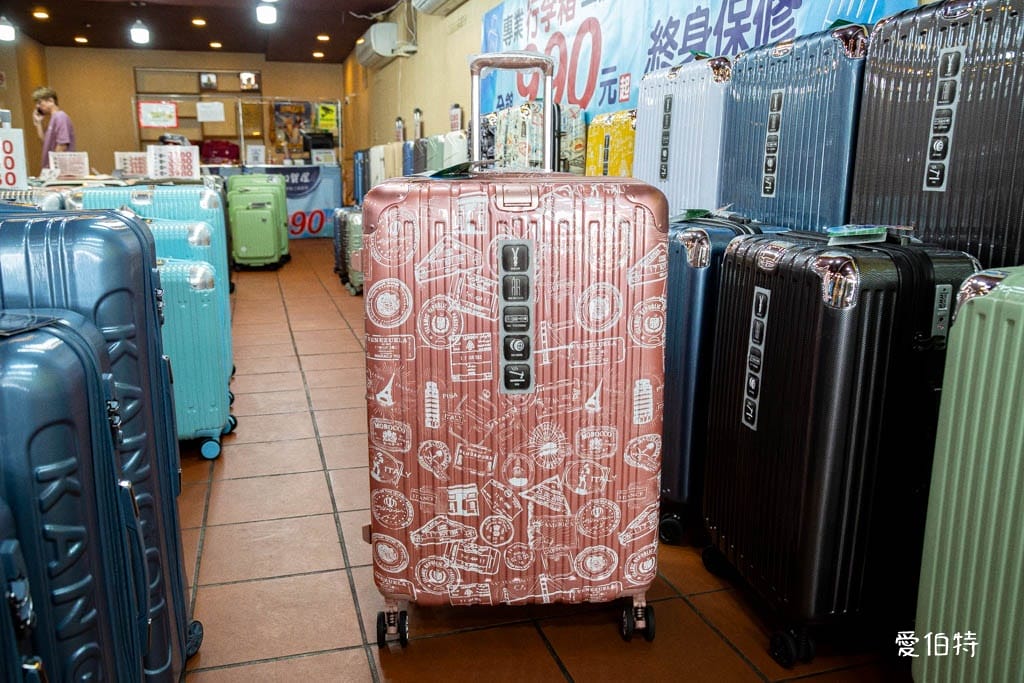 2025桃園龍潭加賀屋行李箱工廠直營特賣會｜登機箱990元起，一年保固，終身保修