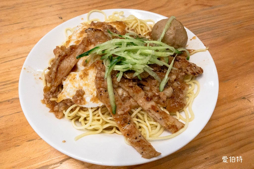 華亞園區龜山早餐推薦｜叉咪早午餐，炒麵加辣，福源花生厚片必點