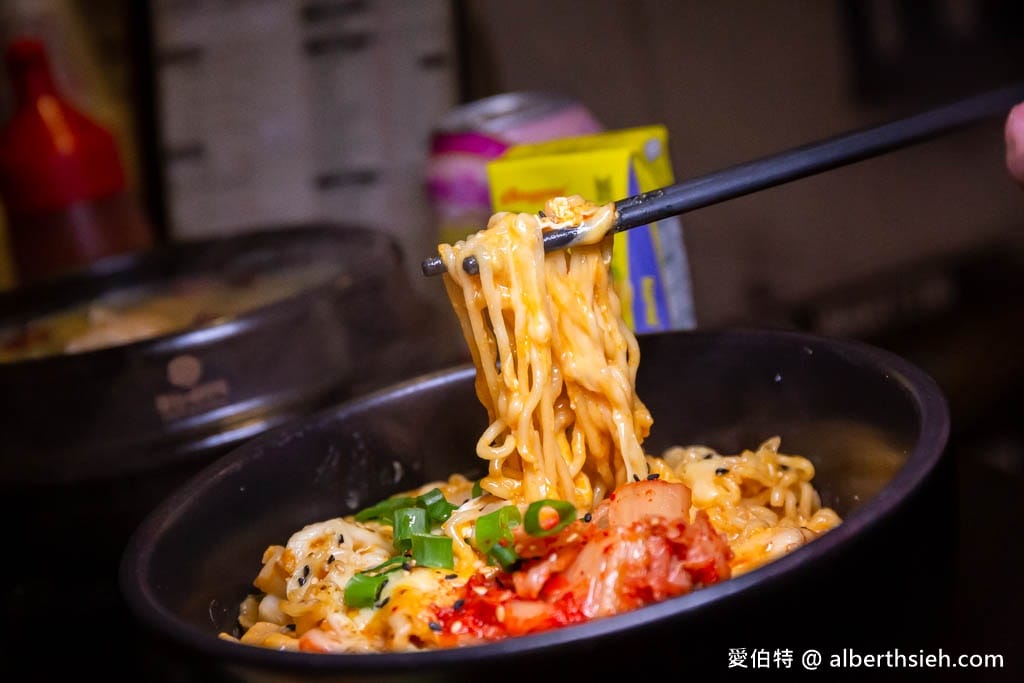 桃園韓歐尼慈文店｜石鍋拌飯必點，小菜無限續隨你吃，附有停車場