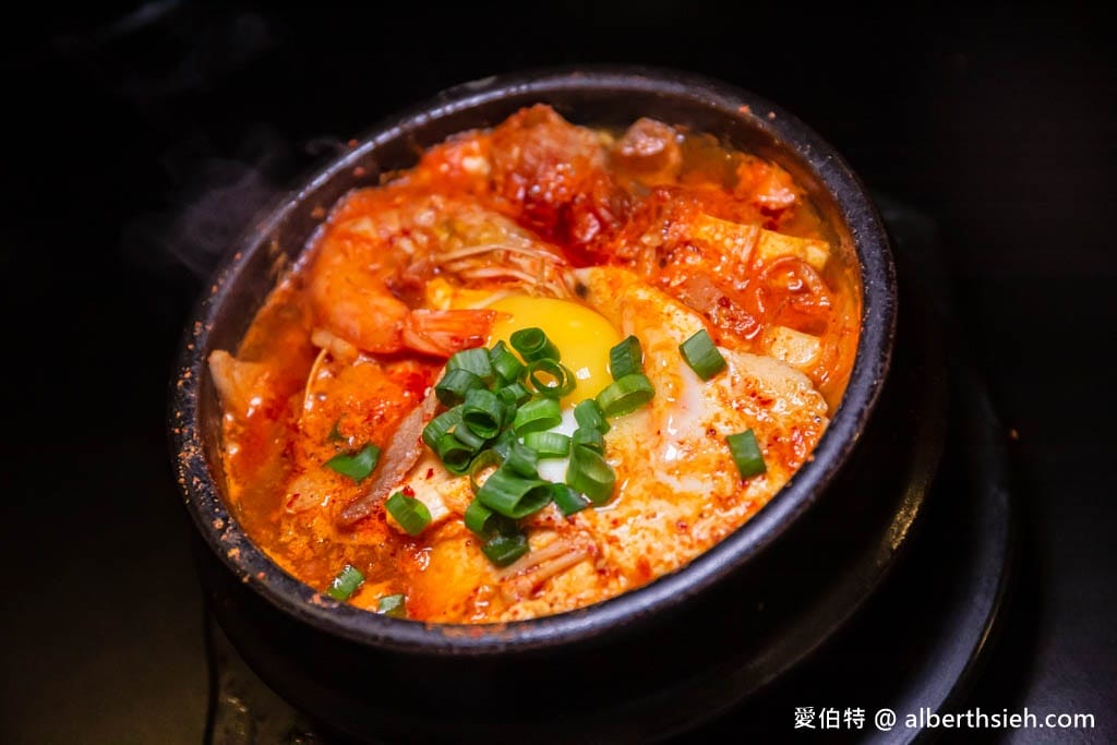 桃園韓歐尼慈文店｜石鍋拌飯必點，小菜無限續隨你吃，附有停車場