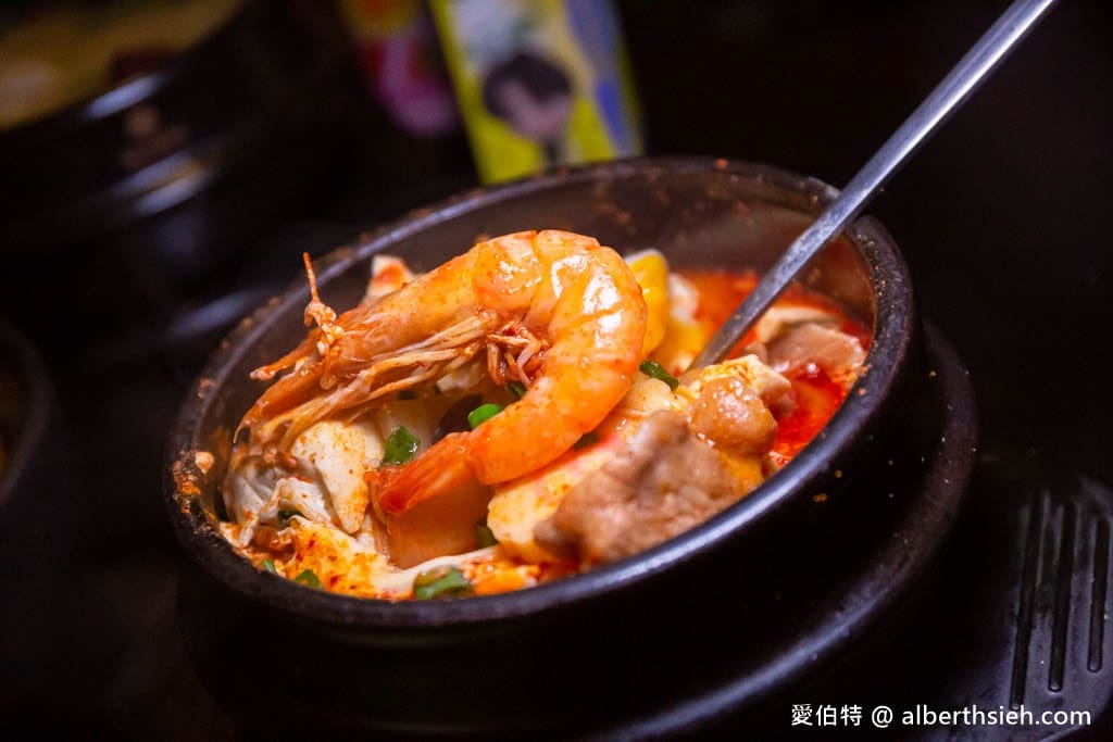 桃園韓歐尼慈文店｜石鍋拌飯必點，小菜無限續隨你吃，附有停車場