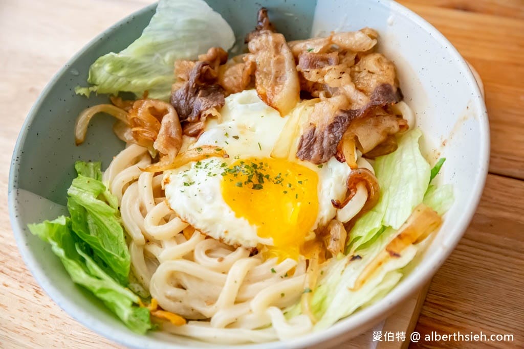 桃園早午餐推薦｜小咩手作輕食廚房，唐揚炸雞和烏龍涼麵必吃