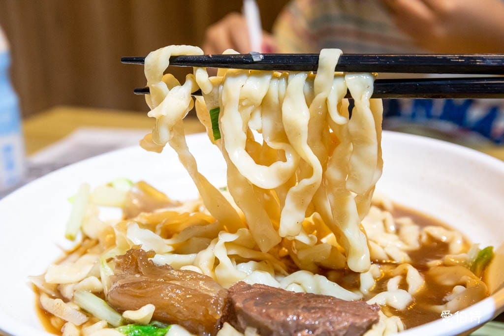 小木屋牛肉麵|50年歷史桃園後站超人氣排隊麵食館,牛肉超軟嫩 - 第19張圖 小木屋牛肉麵|50年歷史桃園後站超人氣排隊麵食館,牛肉超軟嫩