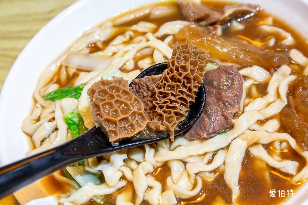 小木屋牛肉麵|50年歷史桃園後站超人氣排隊麵食館,牛肉超軟嫩 - 第17張圖 小木屋牛肉麵|50年歷史桃園後站超人氣排隊麵食館,牛肉超軟嫩