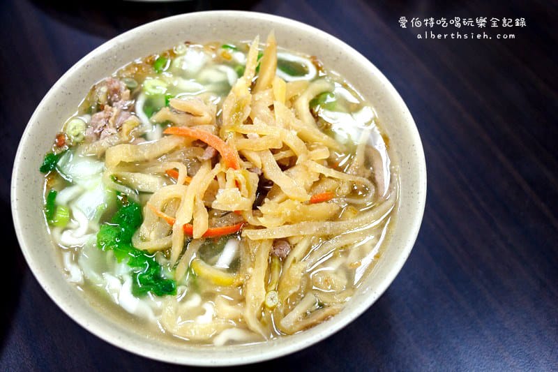 小木屋牛肉麵|50年歷史桃園後站超人氣排隊麵食館,牛肉超軟嫩 - 第25張圖 小木屋牛肉麵|50年歷史桃園後站超人氣排隊麵食館,牛肉超軟嫩