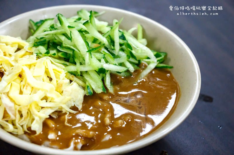 小木屋牛肉麵|50年歷史桃園後站超人氣排隊麵食館,牛肉超軟嫩 - 第27張圖 小木屋牛肉麵|50年歷史桃園後站超人氣排隊麵食館,牛肉超軟嫩