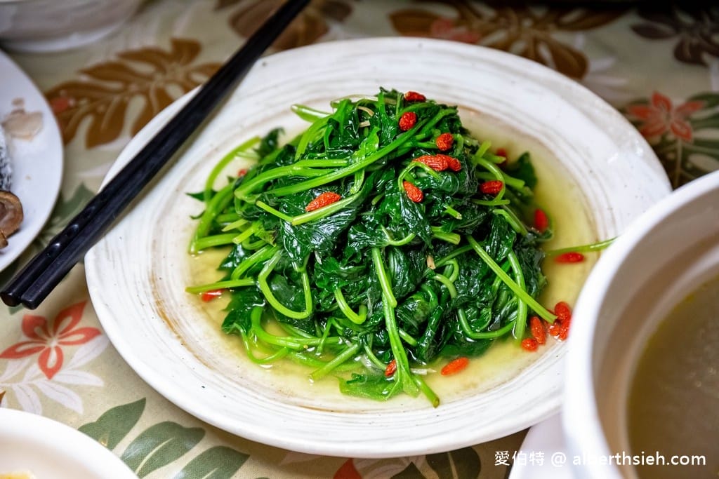 花蓮鯉魚潭樹屋餐廳｜老字號原住民風味餐！炭烤魚、桶仔雞必吃