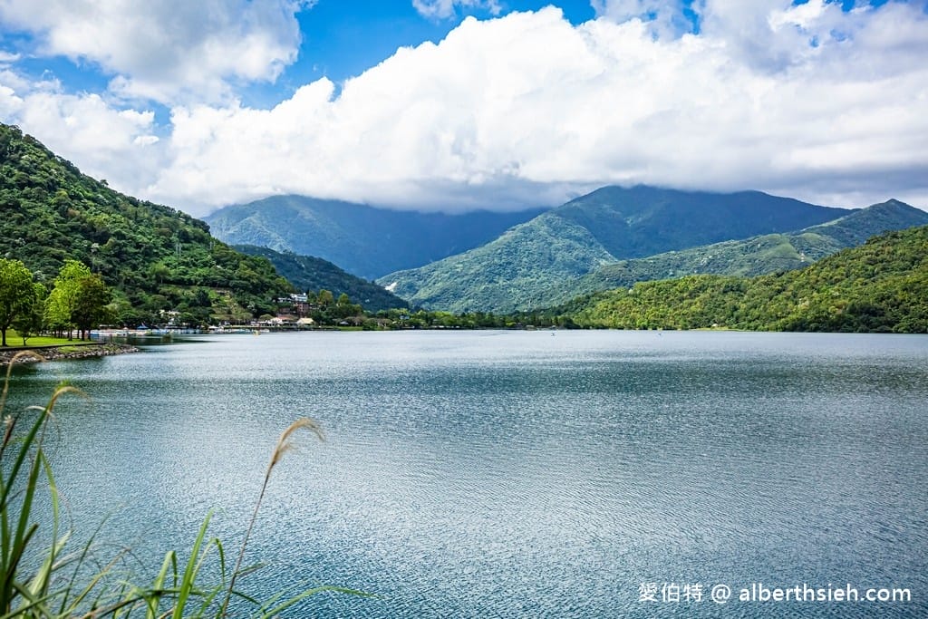 花蓮鯉魚潭環潭自行車道｜東台灣最美單車路線，山林湖水圍繞