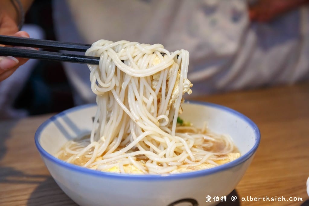 阿美米干1981｜龍岡忠貞市場，起家厝老屋翻新懷舊風