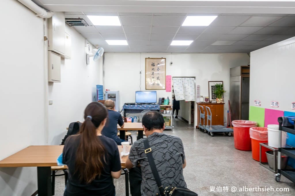 六福包子|桃園後站早餐,小籠包外皮Q彈,鹹豆漿也不錯 - 第12張圖 六福包子|桃園後站早餐,小籠包外皮Q彈,鹹豆漿也不錯