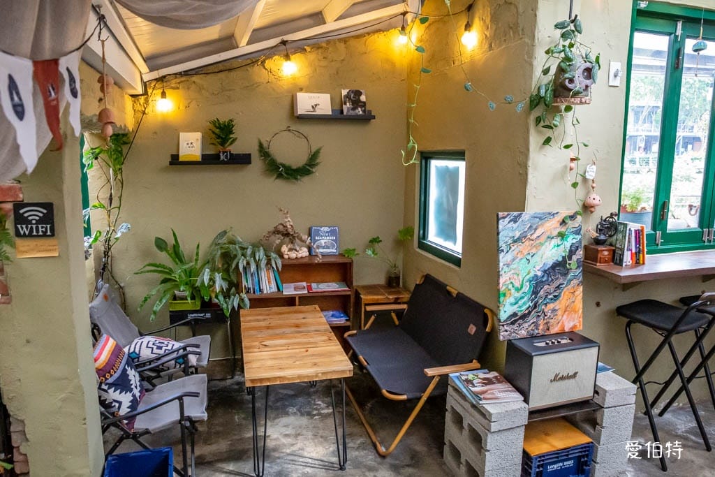 中壢老街溪美食｜我們他們。一起野餐咖啡廳，超美露營風、不限時