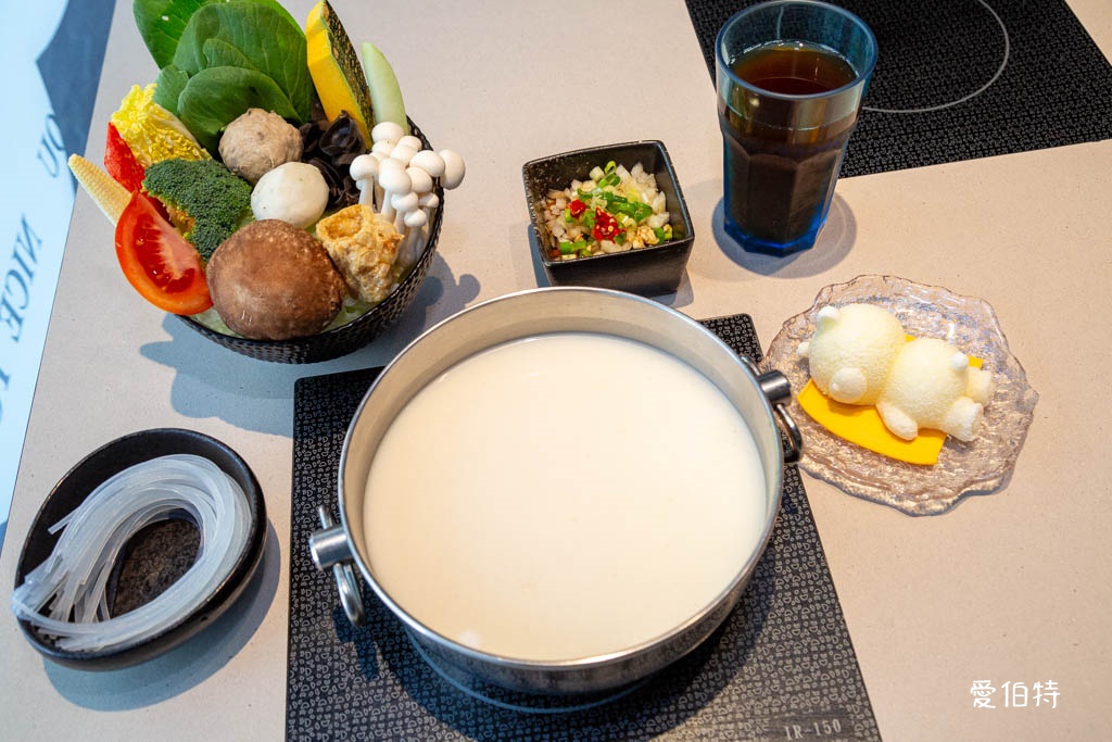 桃園海鮮火鍋推薦｜派大鮮精緻鍋物，現撈現殺龍虎石斑，免費停車 @愛伯特