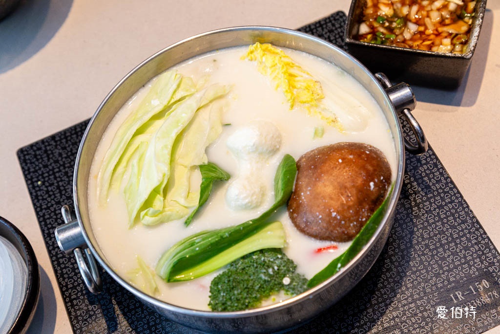 桃園海鮮火鍋推薦｜派大鮮精緻鍋物，現撈現殺龍虎石斑，免費停車 @愛伯特