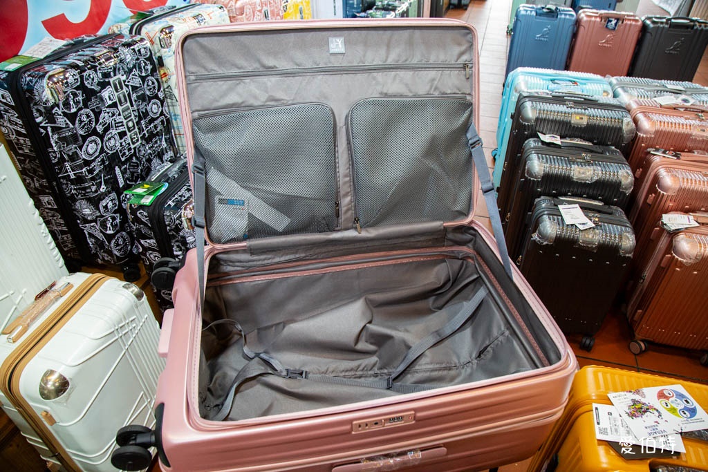 2025桃園龍潭加賀屋行李箱工廠直營特賣會｜登機箱990元起，一年保固，終身保修 @愛伯特