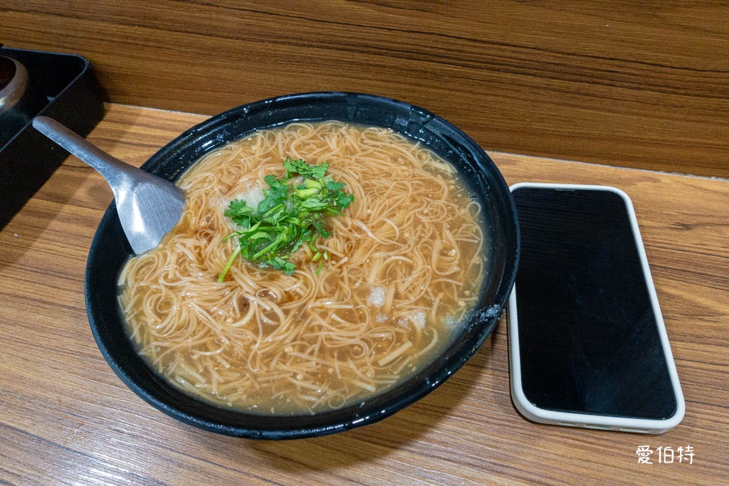 桃園麵線推薦｜無敵號赤肉麵線桃園店，湯頭美味，蚵仔大腸都好吃 @愛伯特