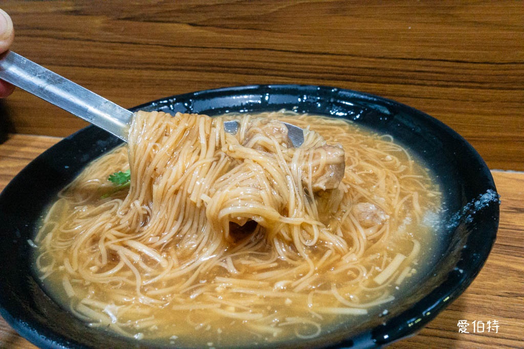 桃園麵線推薦｜無敵號赤肉麵線桃園店，湯頭美味，蚵仔大腸都好吃 @愛伯特