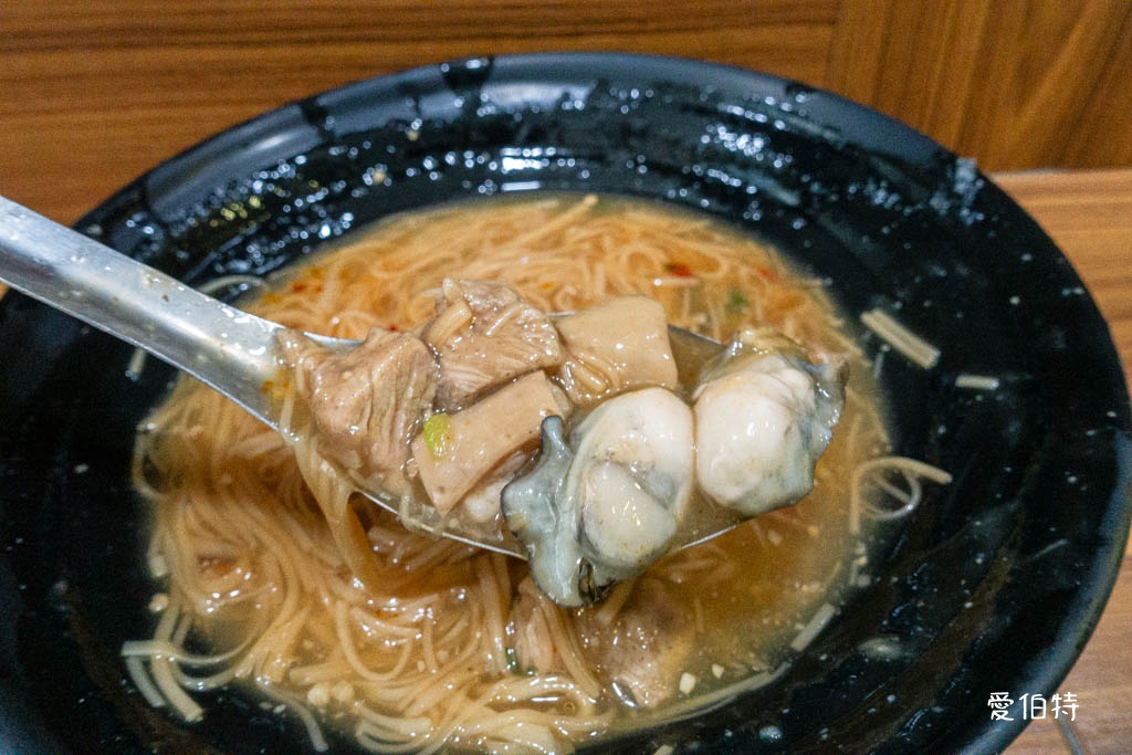桃園麵線推薦｜無敵號赤肉麵線桃園店，湯頭美味，蚵仔大腸都好吃 @愛伯特
