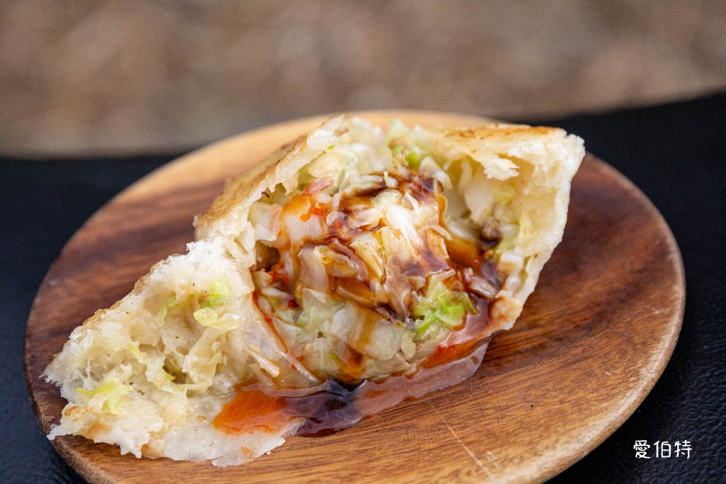 中壢水煎包推薦｜忠福水煎包，皮脆餡多現包現煎，CP高又好吃 @愛伯特