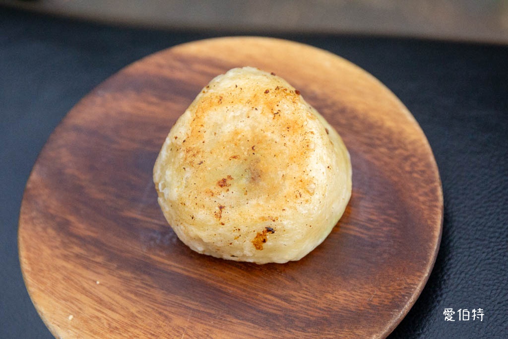 中壢水煎包推薦｜忠福水煎包，皮脆餡多現包現煎，CP高又好吃 @愛伯特