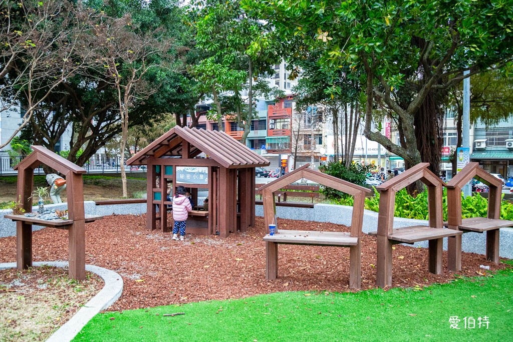 桃園中壢夜市光明公園|共融式遊戲場,跑酷蹦床、樹屋沙坑、戲水 @愛伯特