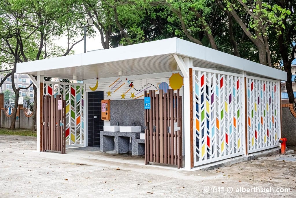 桃園內壢星河親子公園｜樹屋滑梯，佔地廣，山丘草皮地景