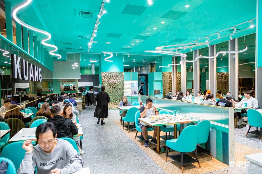 西門町美食｜狂一鍋酸菜魚-台北西門店，一口酸菜一口魚，酸辣得很自然，後韻回甘