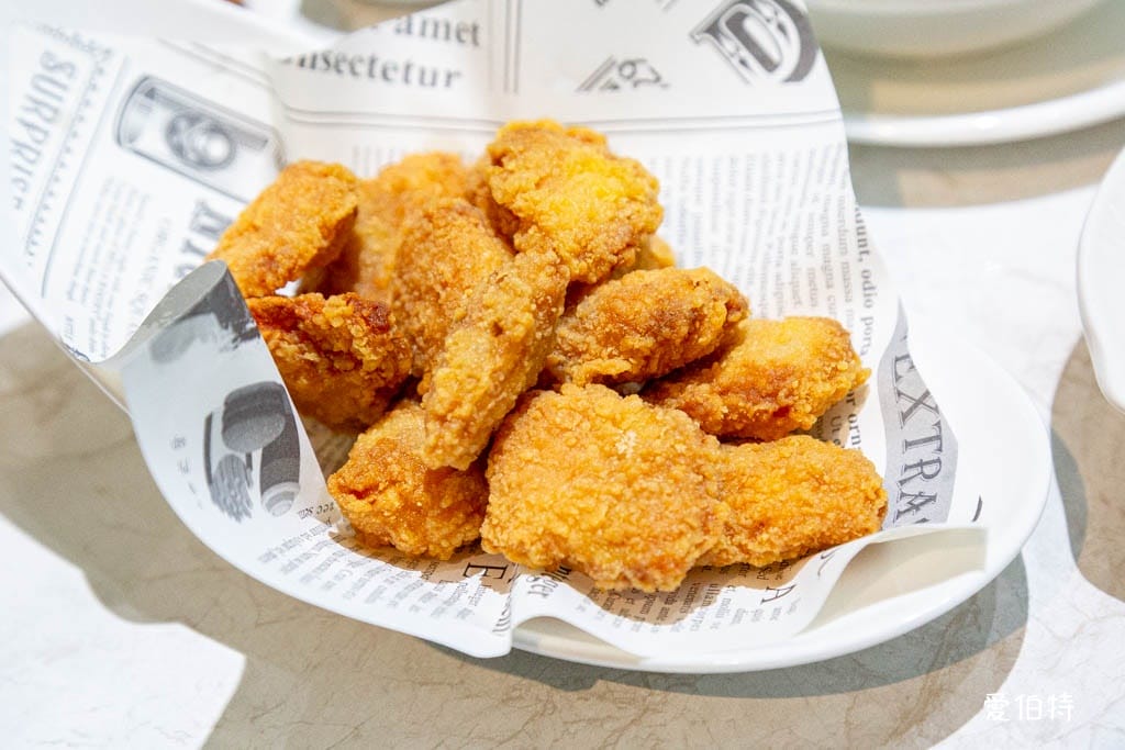 西門町美食｜狂一鍋酸菜魚-台北西門店，一口酸菜一口魚，酸辣得很自然，後韻回甘