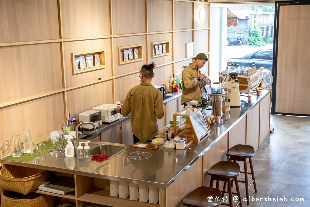 蠢咖啡Dumb Coffee｜桃園龜山咖啡廳，不限時有插座