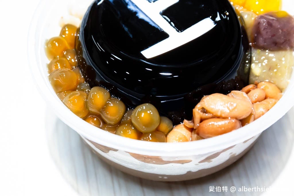 中壢上輝仙草豆花店，免費仙草茶隨你喝，在地30年